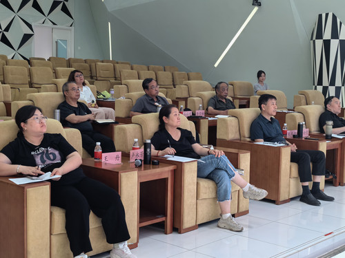 河北传媒学院举办人工智能赋能教师教学创新大赛与基于数字教材的创新能力教学竞赛现场评审活动